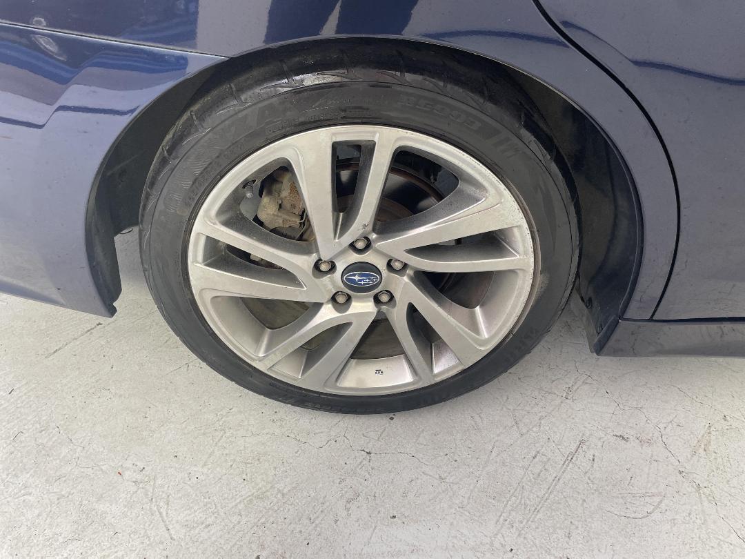 Photo '12' of Subaru Legacy