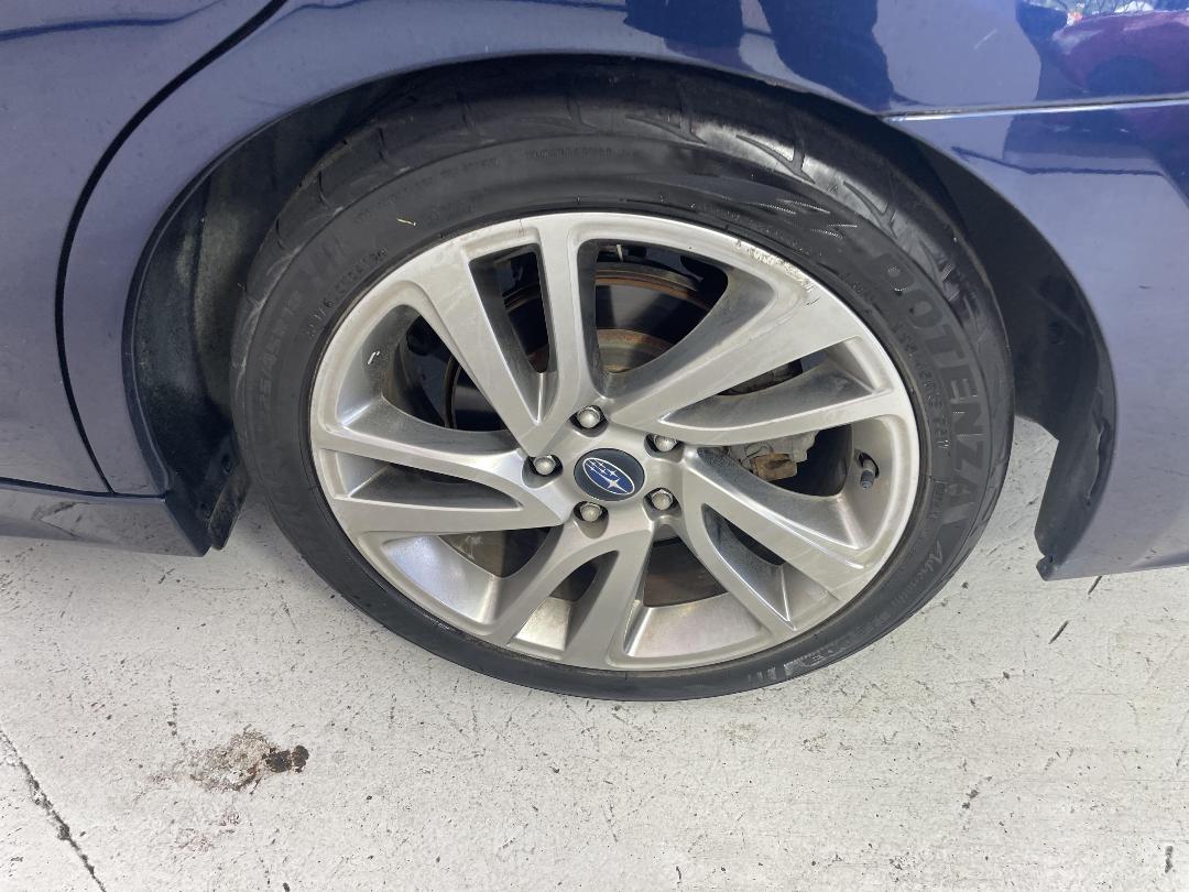 Photo '11' of Subaru Legacy