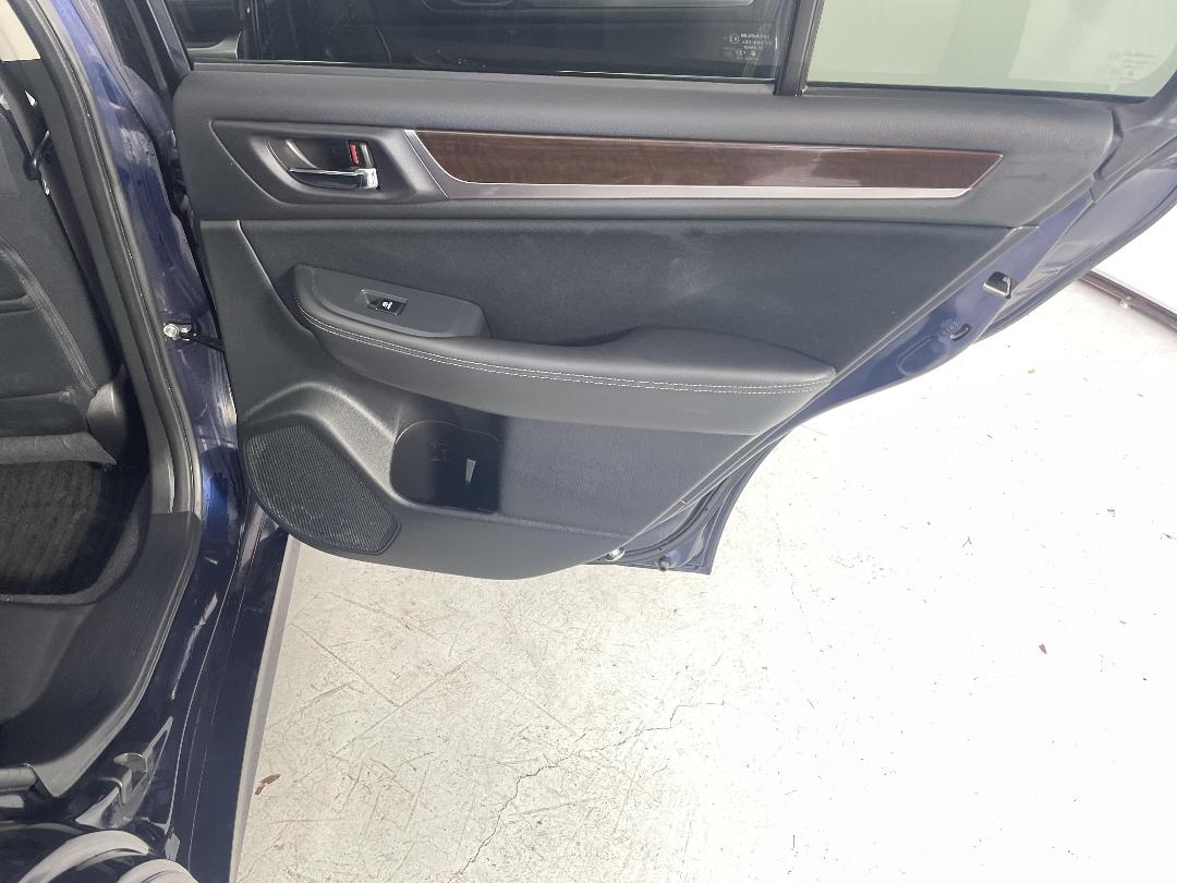 Photo '19' of Subaru Legacy