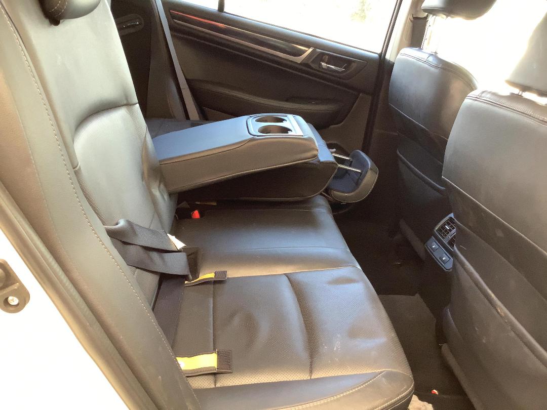 Photo '8' of Subaru Legacy