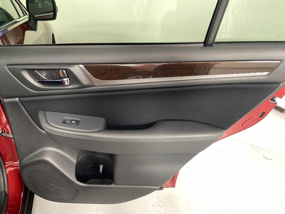 Photo '19' of Subaru Outback