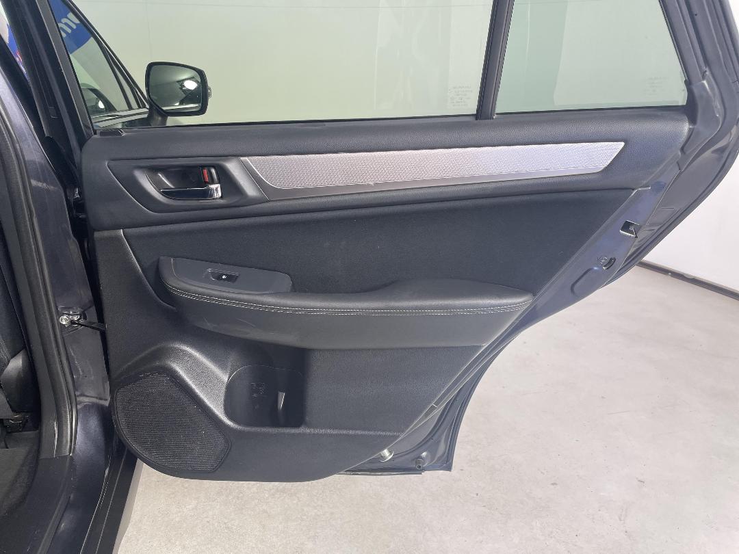 Photo '19' of Subaru Outback