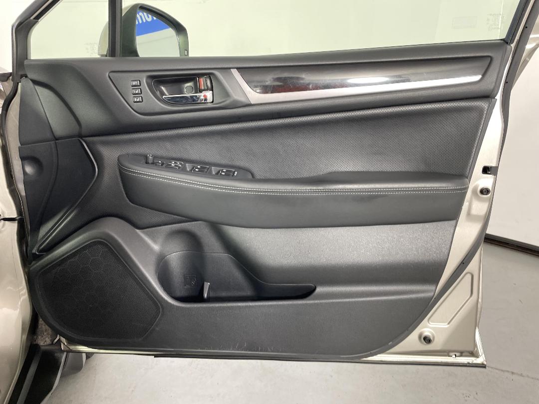 Photo '15' of Subaru Outback