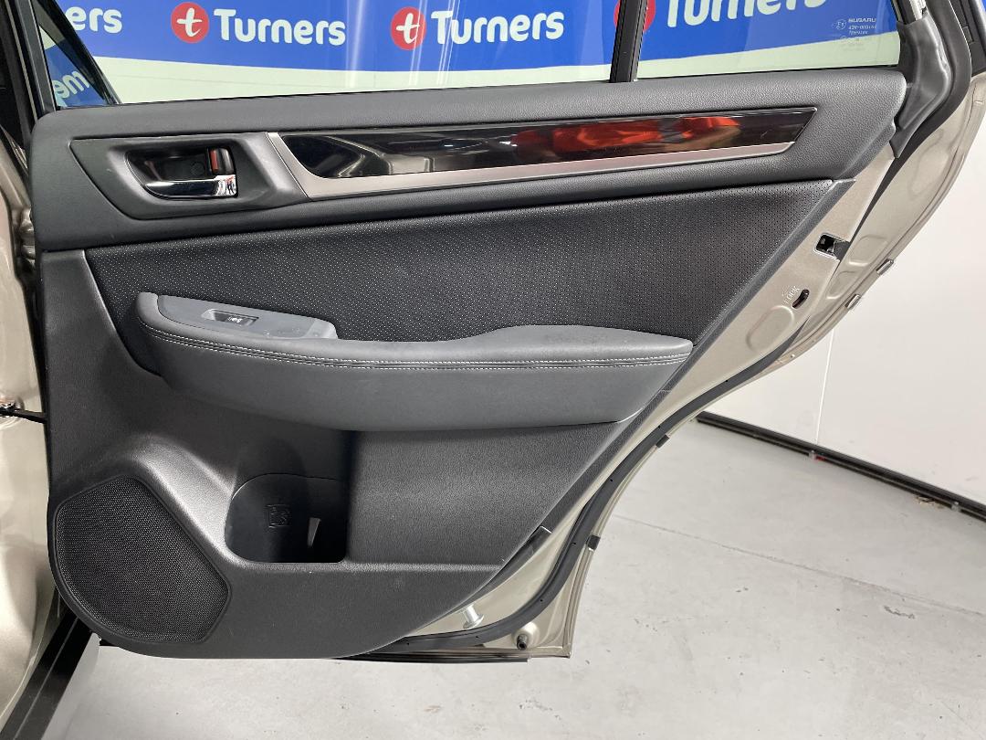 Photo '19' of Subaru Outback