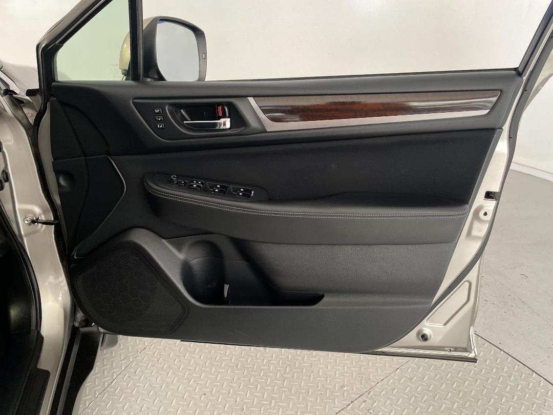 Photo '15' of Subaru Outback