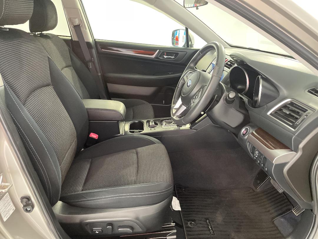 Photo '16' of Subaru Outback