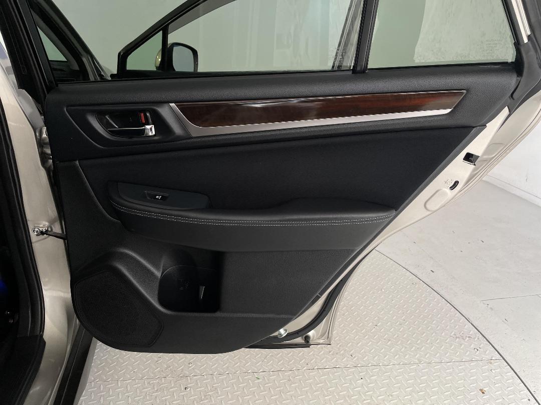 Photo '19' of Subaru Outback