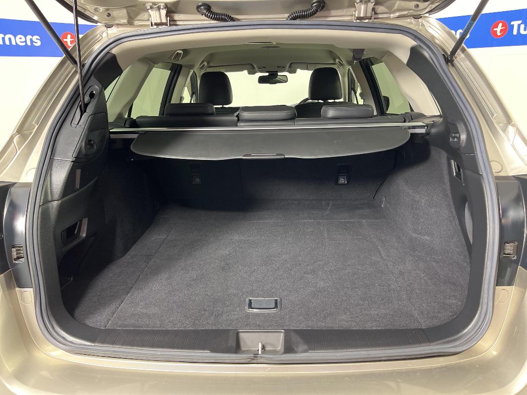 Photo '14' of Subaru Outback