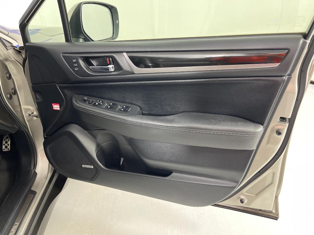 Photo '15' of Subaru Outback