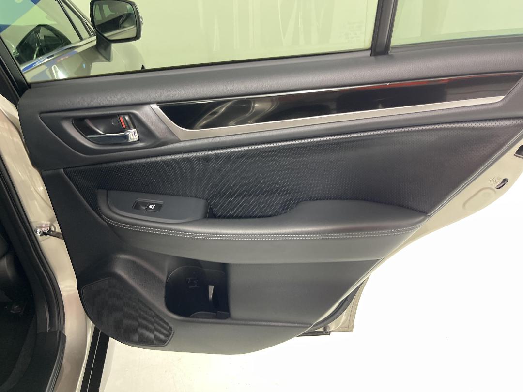 Photo '19' of Subaru Outback