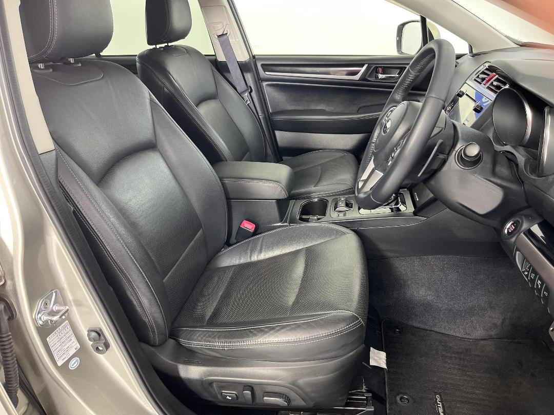 Photo '16' of Subaru Outback