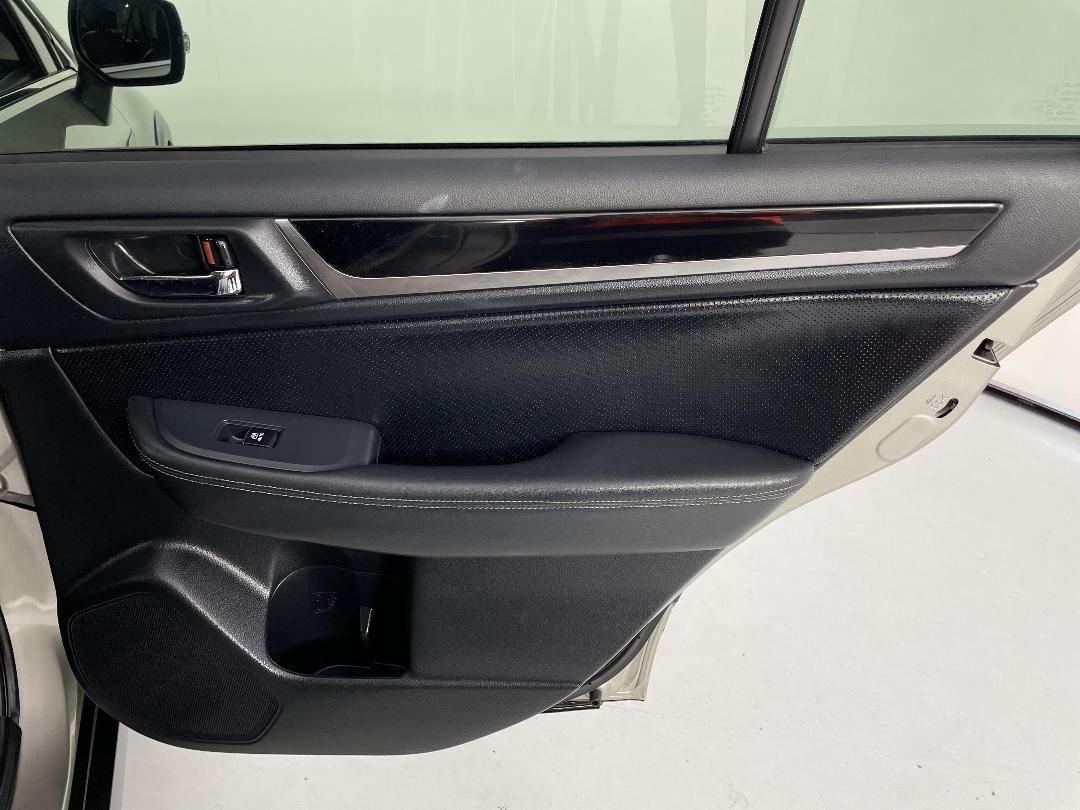 Photo '19' of Subaru Outback