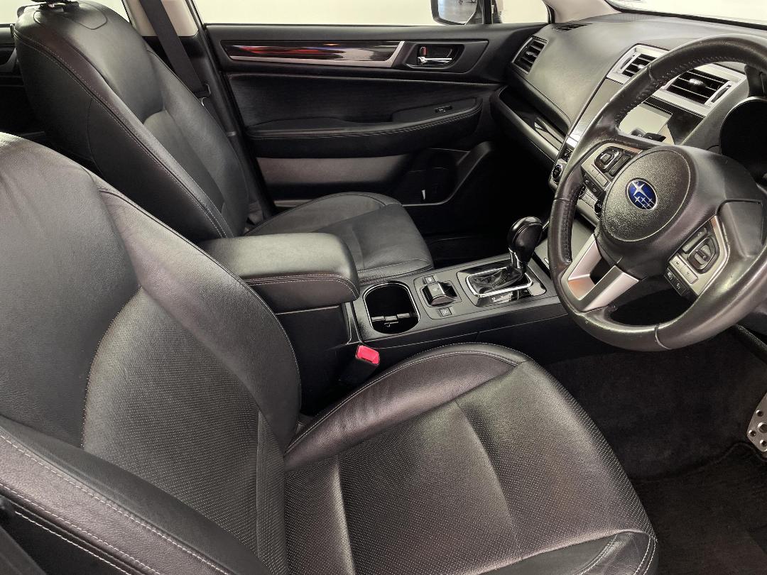 Photo '16' of Subaru Outback