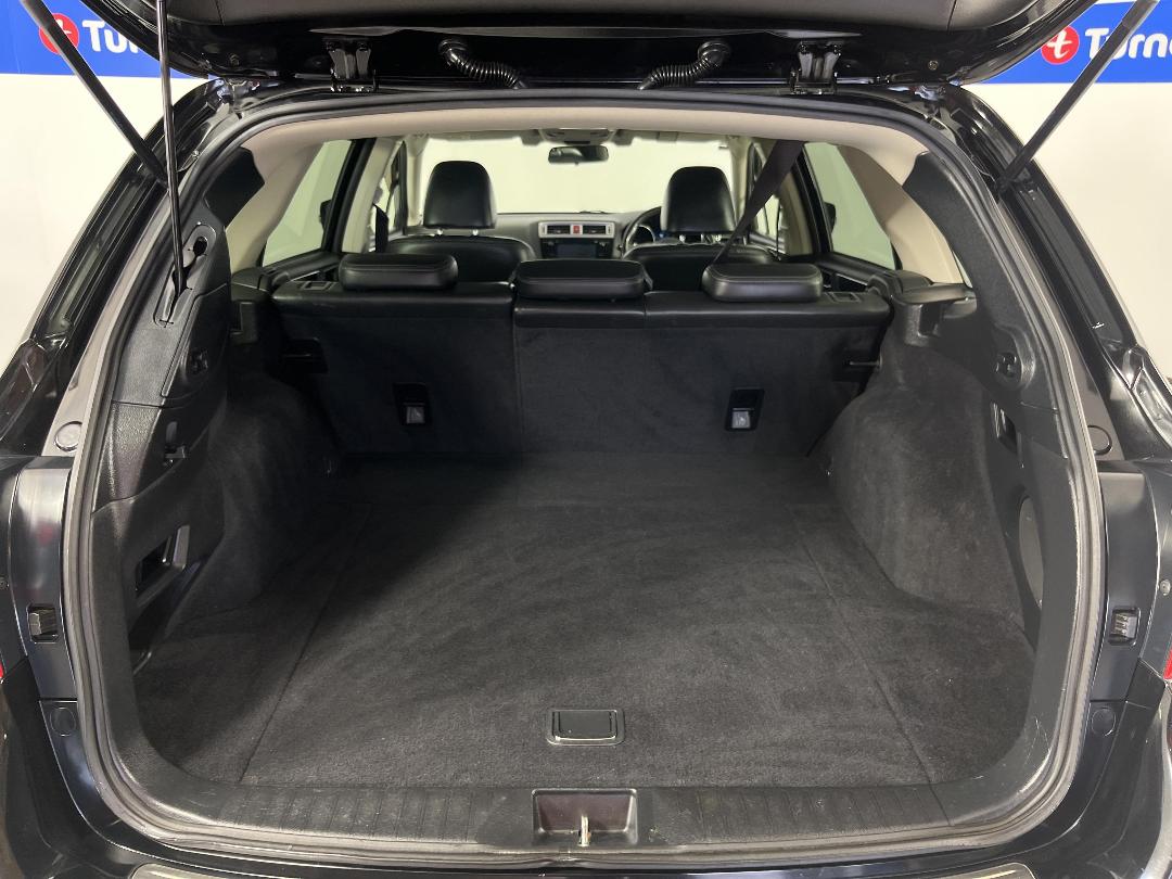 Photo '14' of Subaru Outback