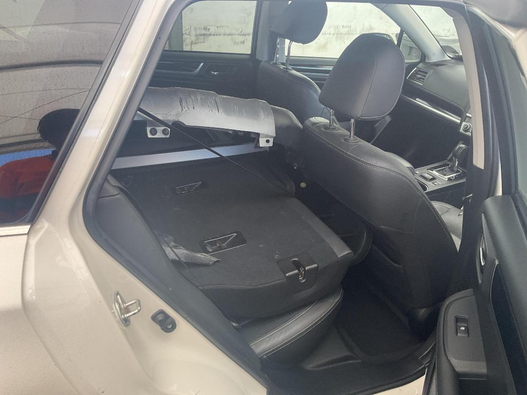 Photo '20' of Subaru Outback Premium