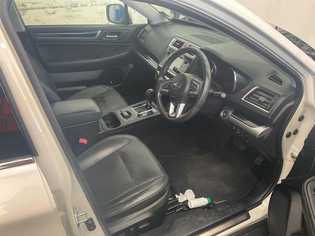 Photo '19' of Subaru Outback Premium