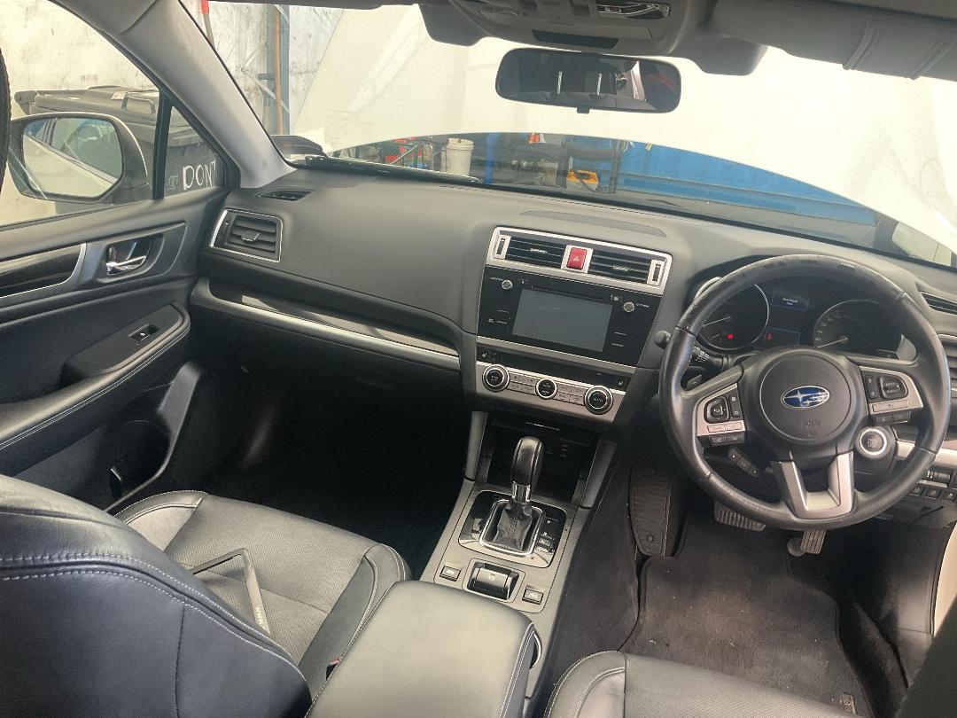 Photo '21' of Subaru Outback Premium