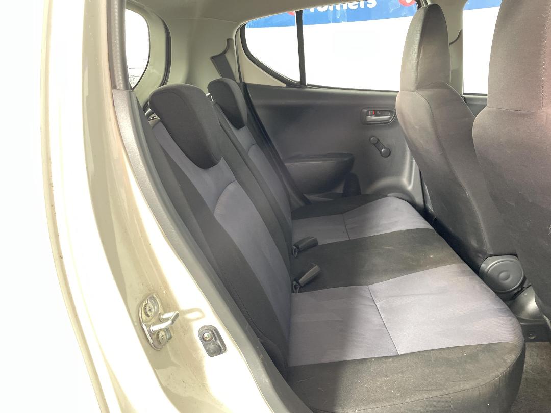 Photo '18' of Suzuki Alto GLX Photo '18' of Suzuki Alto GLX