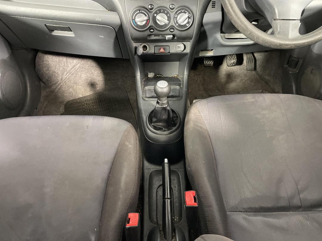 Photo '16' of Suzuki Alto GLX Photo '16' of Suzuki Alto GLX