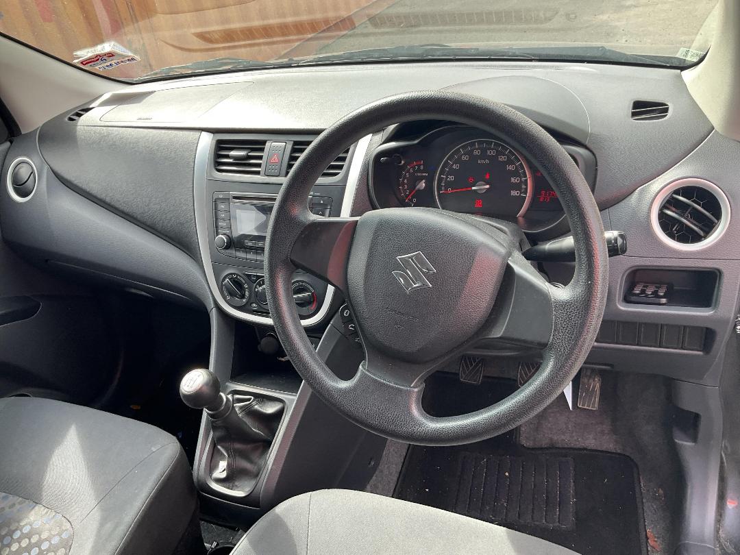 Photo '13' of Suzuki Celerio GLX Photo '13' of Suzuki Celerio GLX