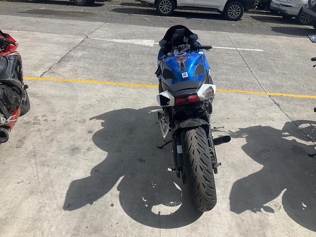 Photo '6' of Suzuki GSX-R600 no submodel Photo '6' of Suzuki GSX-R600 no submodel