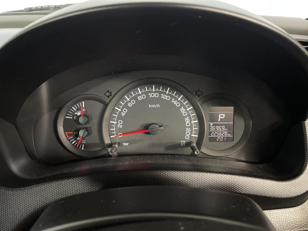 Photo '21' of Suzuki Swift Photo '21' of Suzuki Swift