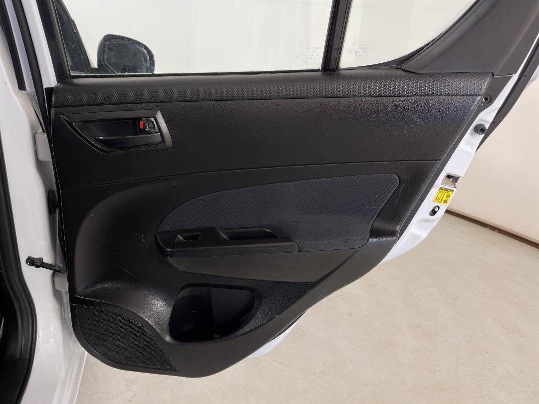 Photo '19' of Suzuki Swift Photo '19' of Suzuki Swift