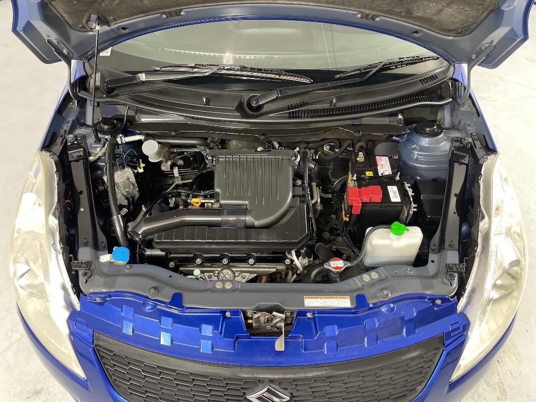 Photo '13' of Suzuki Swift