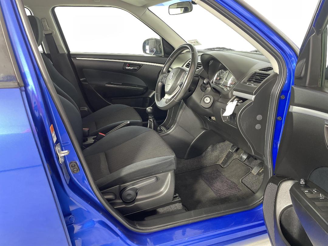 Photo '16' of Suzuki Swift