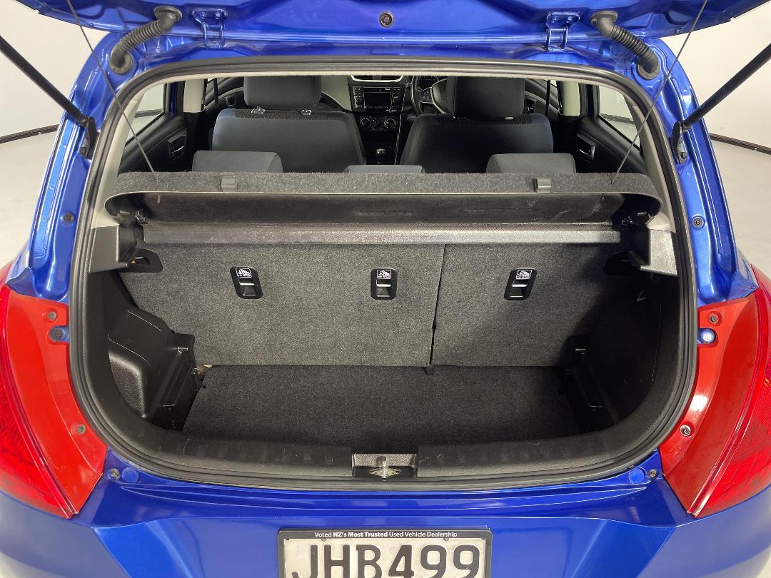 Photo '14' of Suzuki Swift