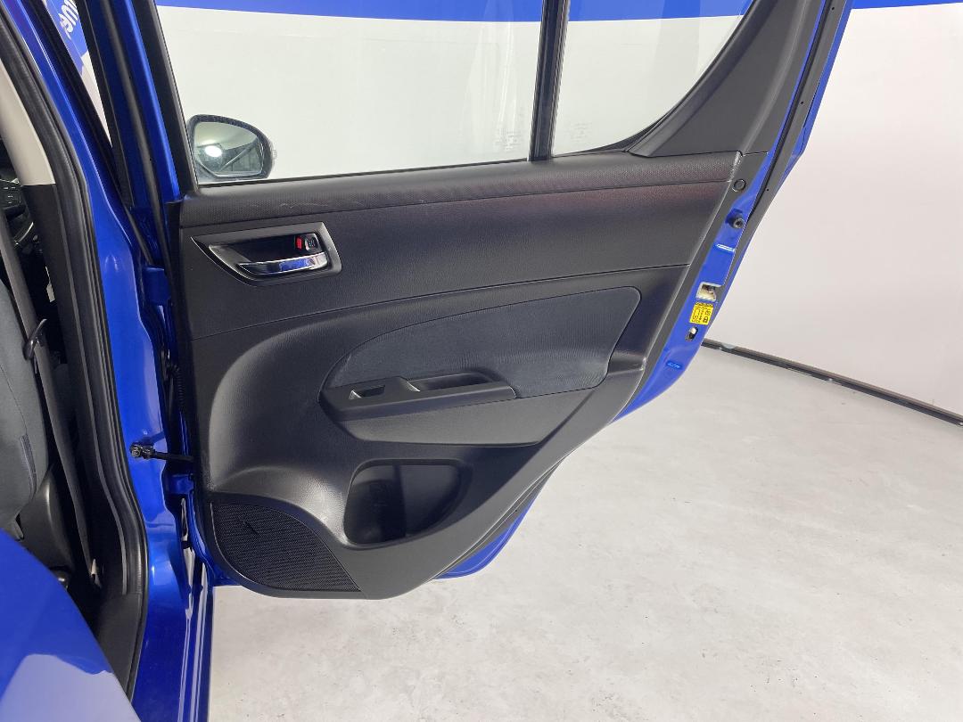 Photo '19' of Suzuki Swift