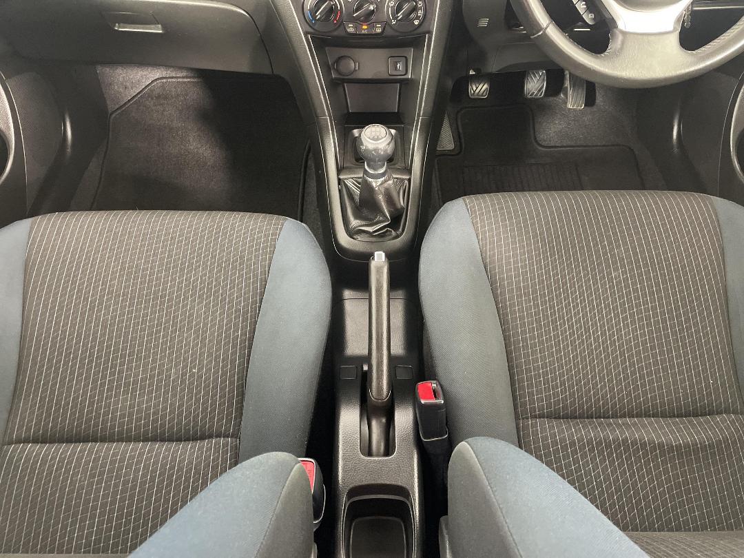 Photo '18' of Suzuki Swift