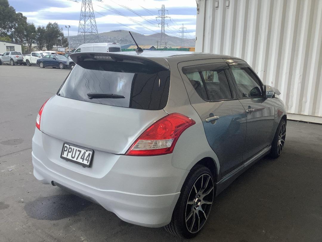 Photo '10' of Suzuki Swift Photo '10' of Suzuki Swift