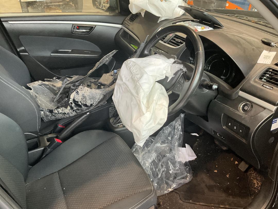 Photo '16' of Suzuki Swift Photo '16' of Suzuki Swift