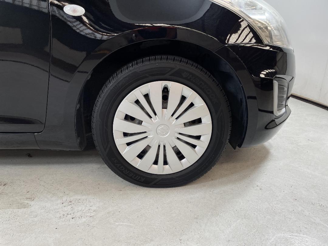 Photo '9' of Suzuki Swift