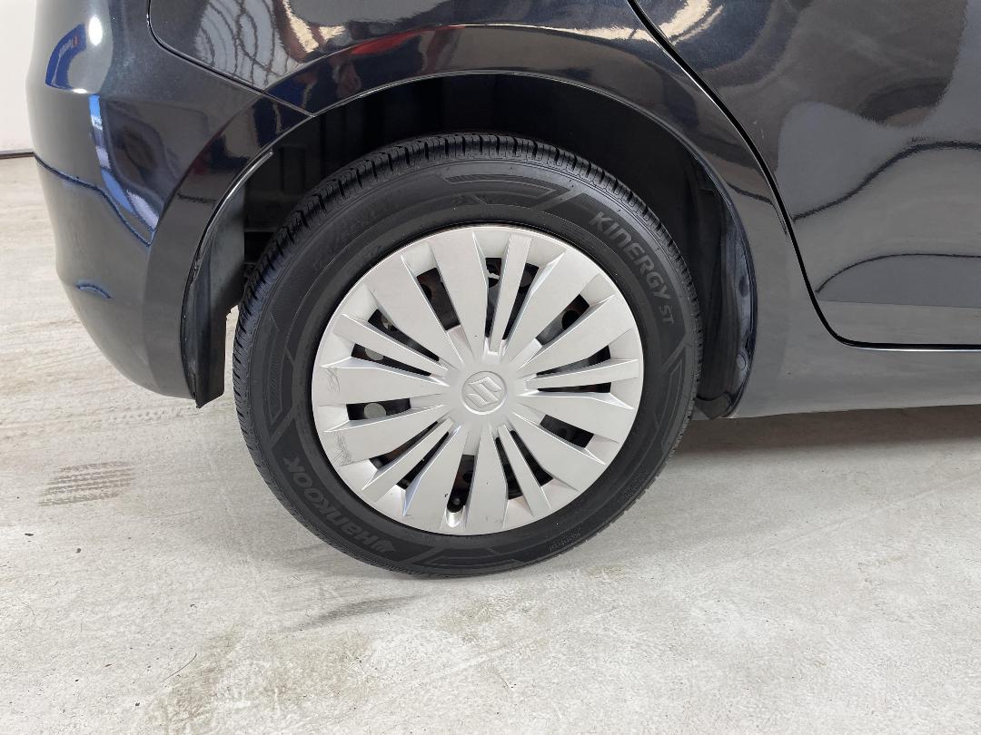 Photo '12' of Suzuki Swift