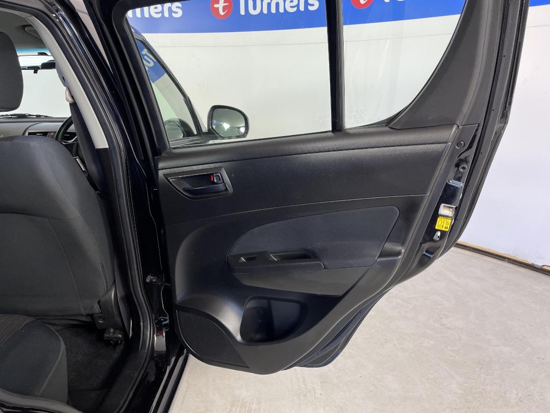 Photo '19' of Suzuki Swift