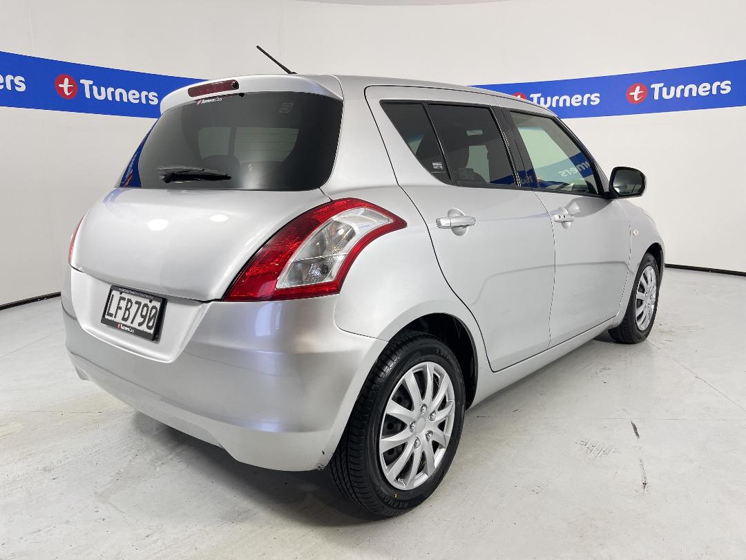 Photo '7' of Suzuki Swift