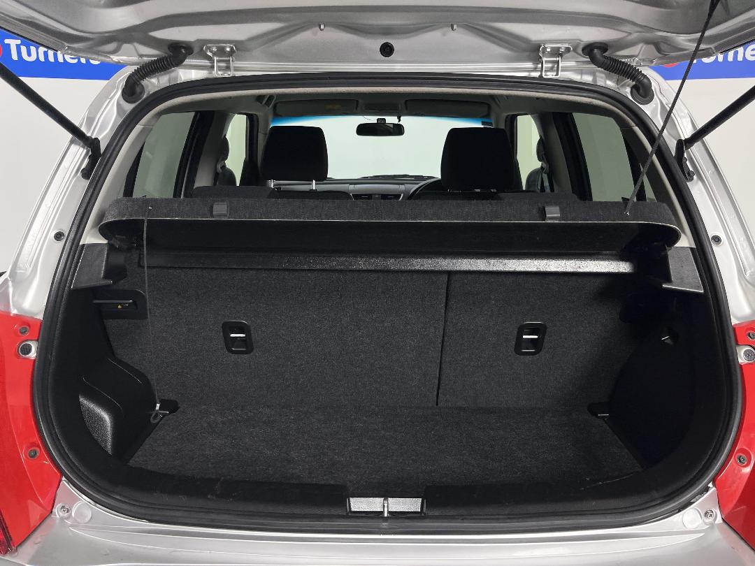 Photo '14' of Suzuki Swift