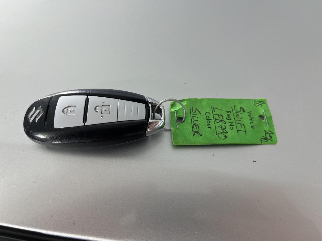 Photo '22' of Suzuki Swift