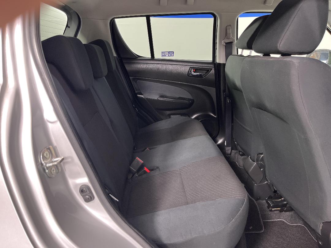 Photo '20' of Suzuki Swift