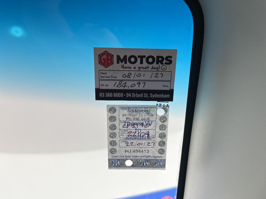 Photo '24' of Suzuki Swift