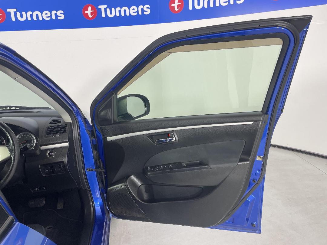 Photo '15' of Suzuki Swift