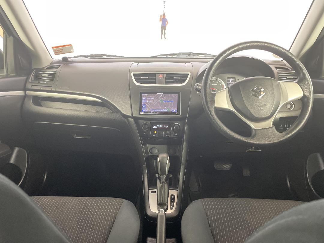 Photo '17' of Suzuki Swift