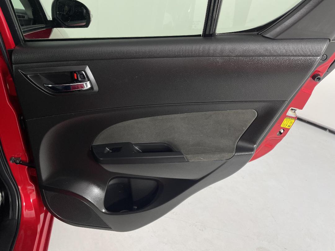 Photo '19' of Suzuki Swift