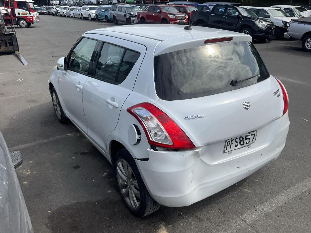 Photo '8' of Suzuki Swift GLA+