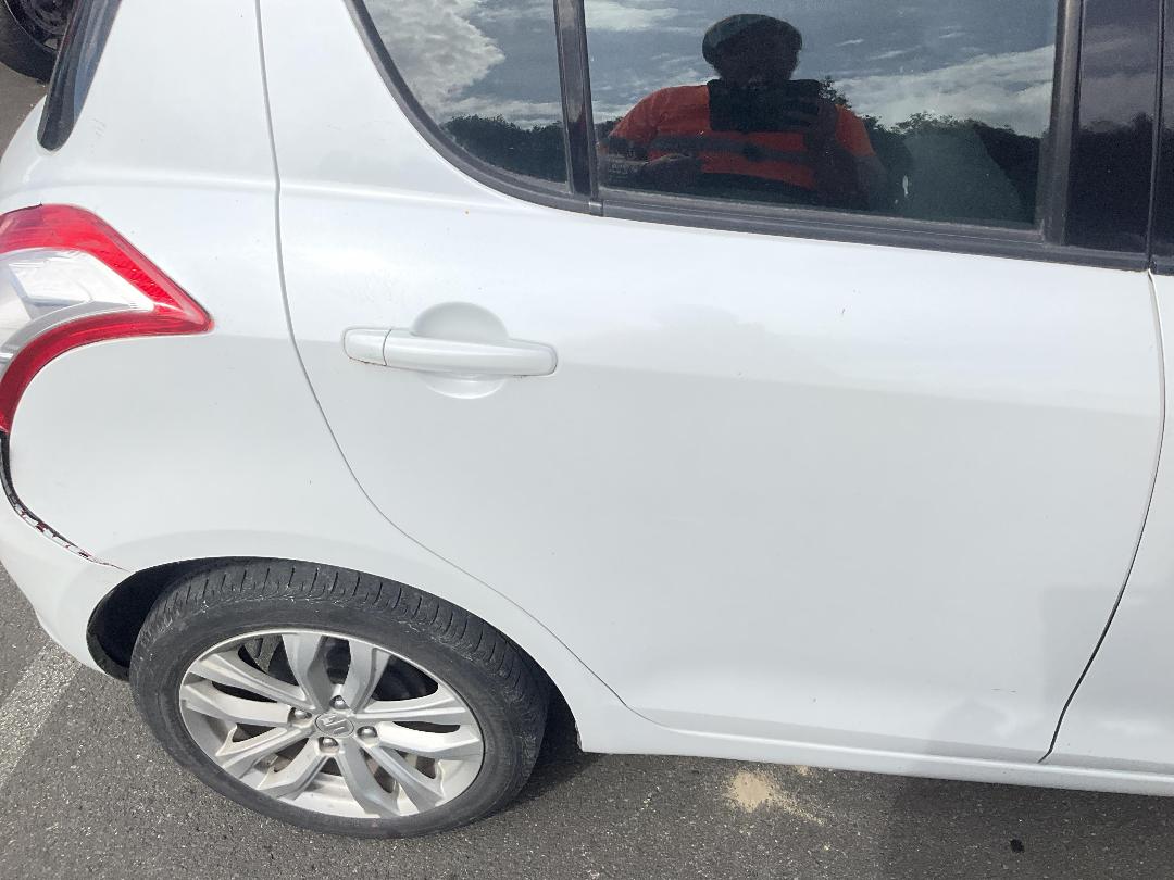 Photo '12' of Suzuki Swift GLA+