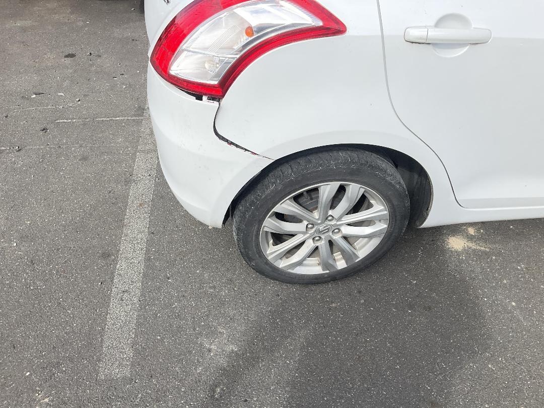 Photo '11' of Suzuki Swift GLA+