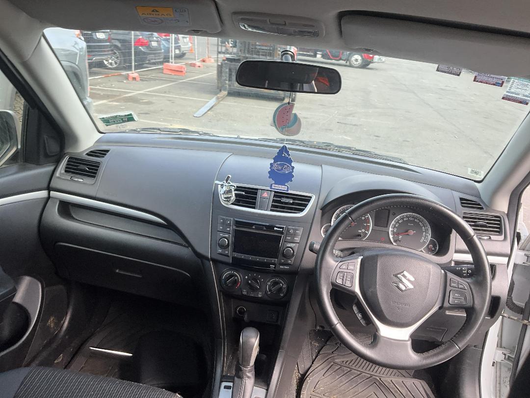 Photo '19' of Suzuki Swift GLA+