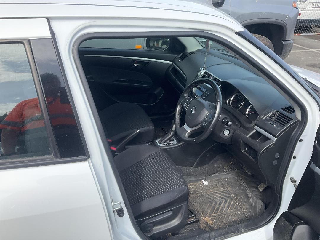 Photo '17' of Suzuki Swift GLA+